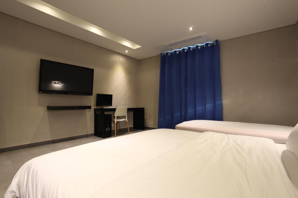 C&B Hotel Ансан Екстериор снимка